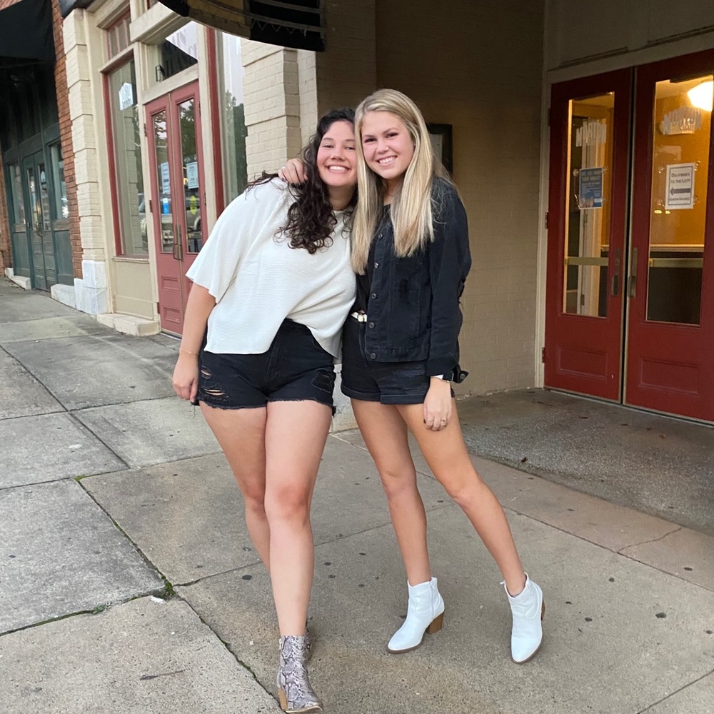 Meet your Posher, Taylor